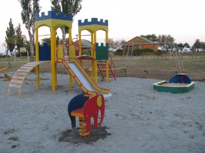 Детские игровые площадки и спорт Детские игровые площадки и спорт